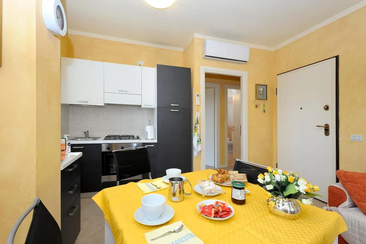 Apartment Appartamento Mimosa Centro Salo' Italy